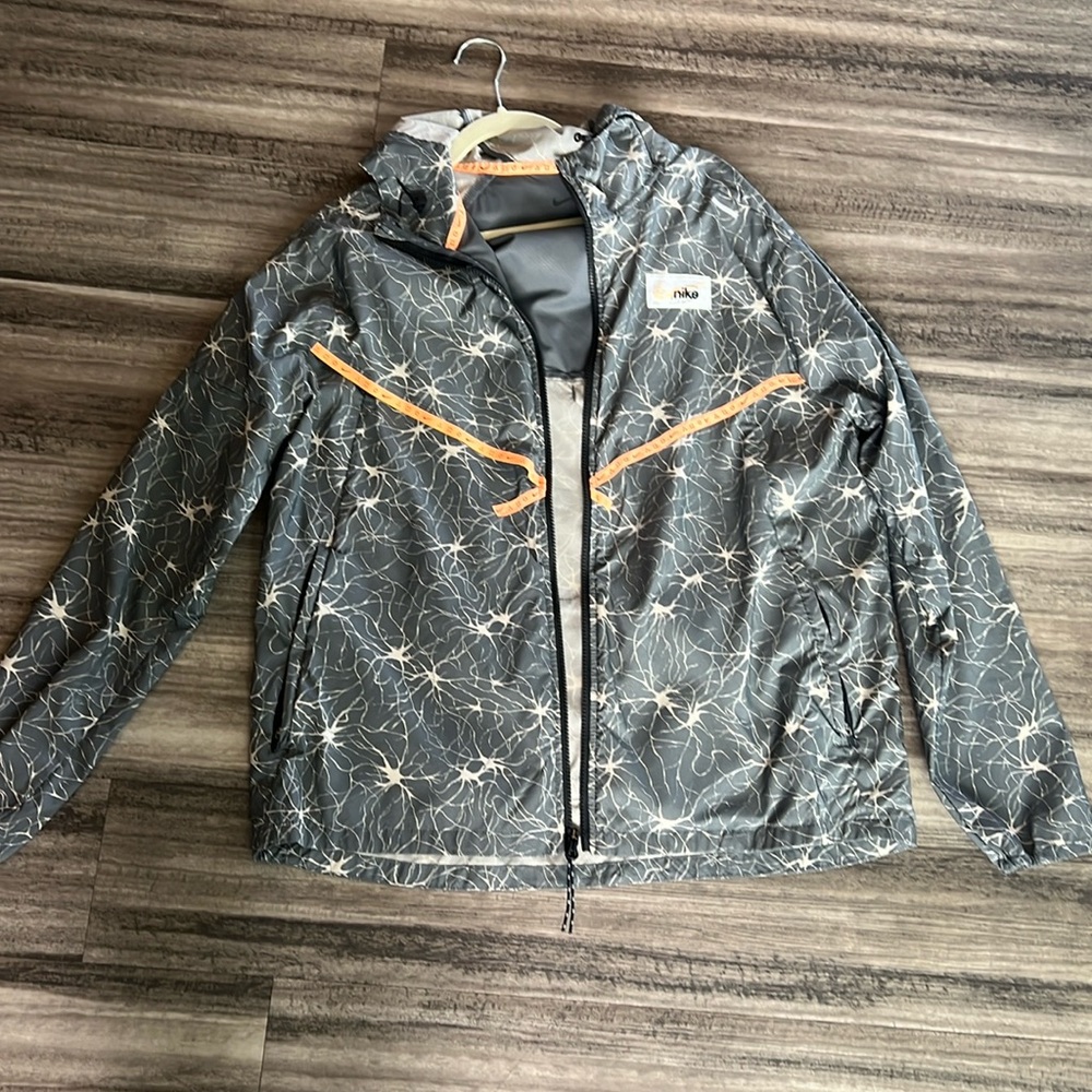 Nike men’s LARGE WINDBREAKER